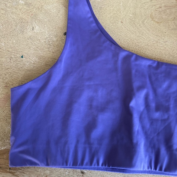 Girlfriend Collective Bianca One Shoulder Sports Bra - Picture 3 of 8